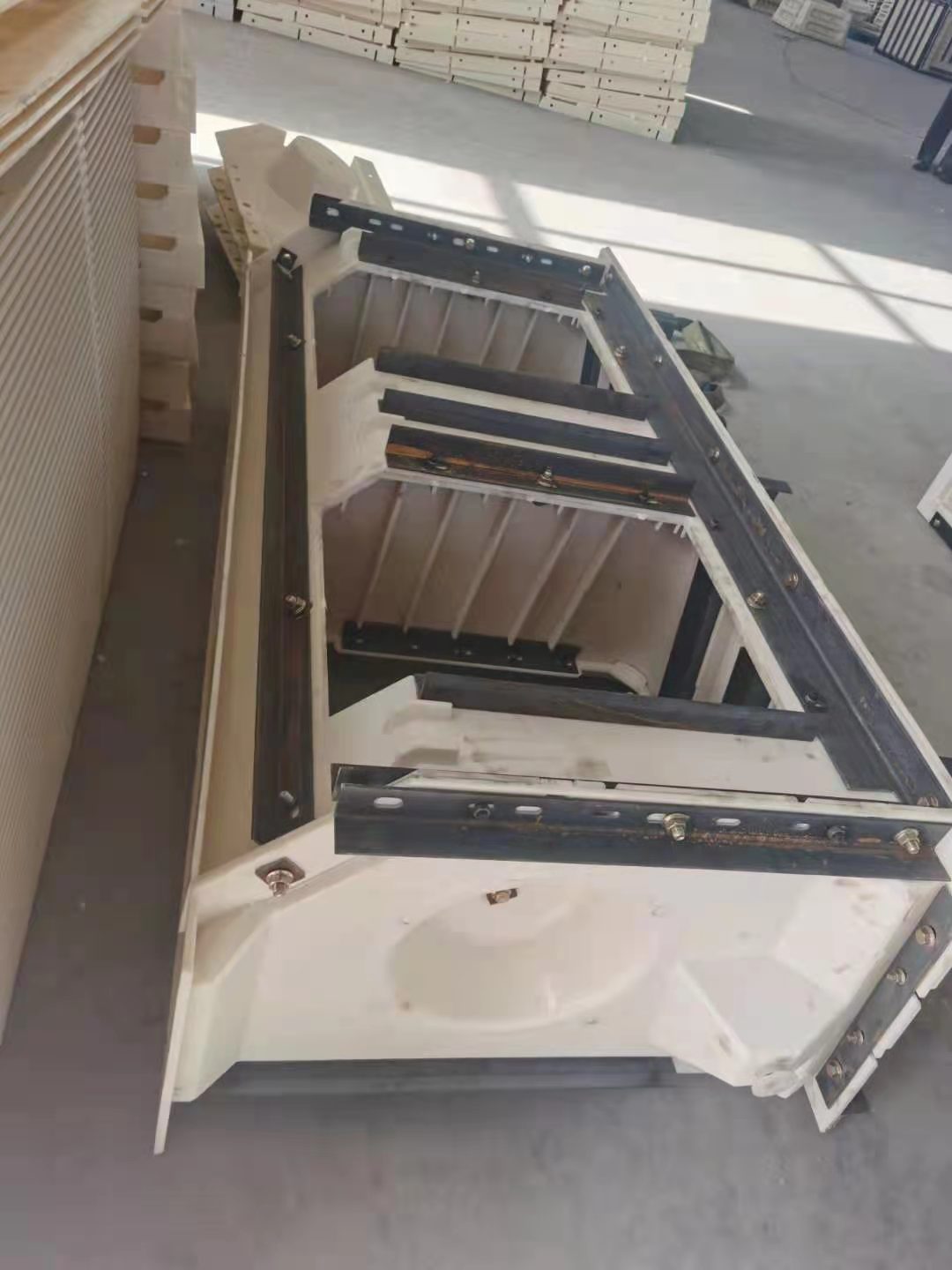 1621205618722592.jpg 護(hù)坡模具.jpg